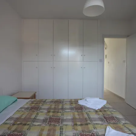 Ariadne 201 - 300m From Lighthouse