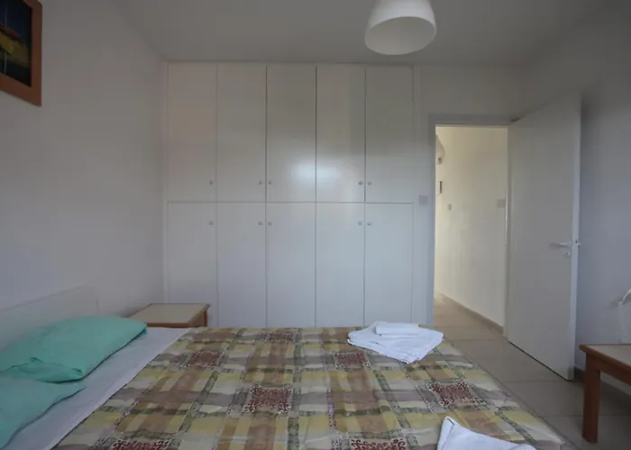 Ariadne 201 - 300m From Lighthouse